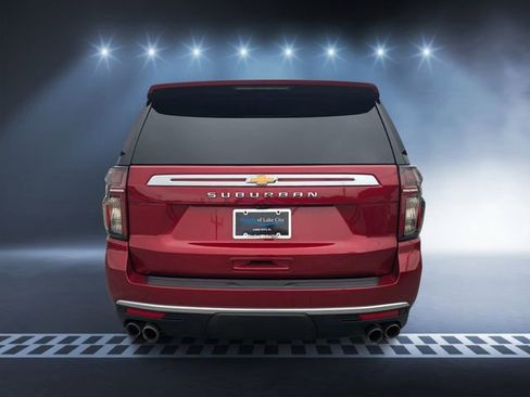 Used 2021 Chevrolet Suburban High Country RWD image 4