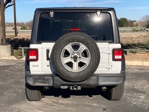 Used 2019 Jeep Wrangler Sport image 5