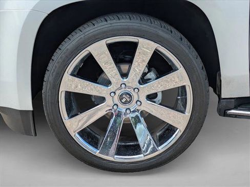 Used 2017 GMC Yukon Denali image 10