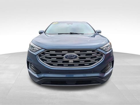 Used 2019 Ford Edge Titanium w/ Equipment Group 301A FWD image 2