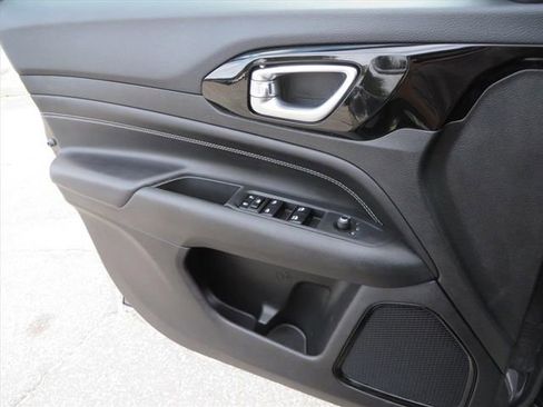 Used 2022 Jeep Compass Altitude image 24