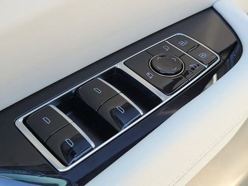 New 2026 Cadillac Vistiq Sport w/ LPO, Floor Liner Package AWD/4WD image 27