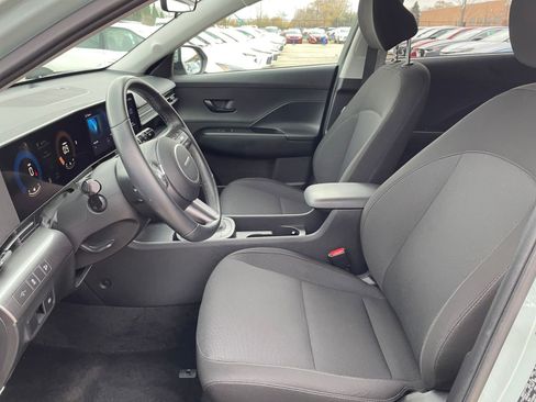 Used 2025 Hyundai Kona SEL image 27