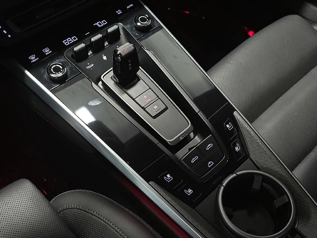 Certified 2024 Porsche 911 Turbo AWD/4WD image 20