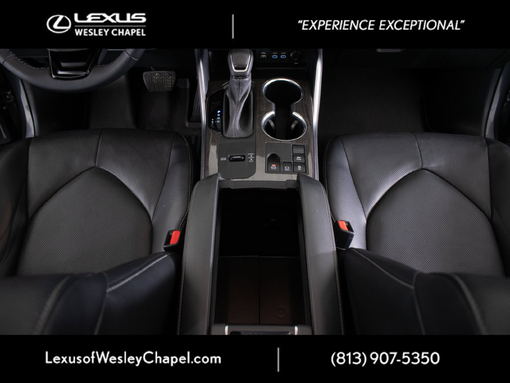 Used 2023 Toyota Highlander Limited FWD image 19