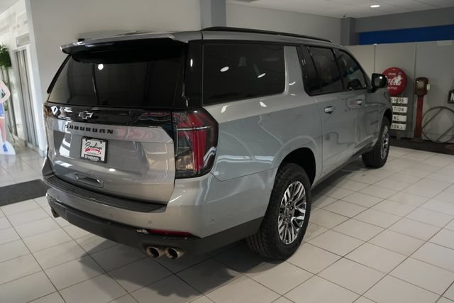 Used 2025 Chevrolet Suburban Z71 AWD/4WD image 8