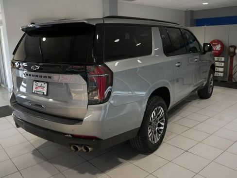 Used 2025 Chevrolet Suburban Z71 AWD/4WD image 8