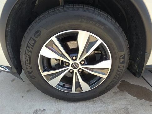 Used 2023 Nissan Murano SV image 10