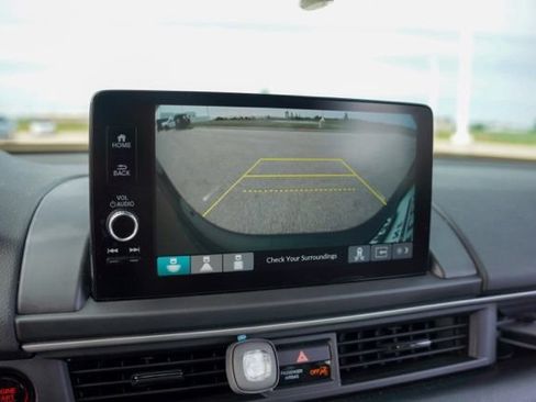 Used 2025 Honda Pilot Touring image 17
