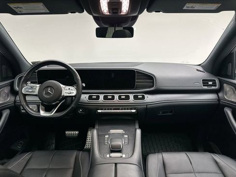 Used 2023 Mercedes-Benz GLS 450 4MATIC image 9