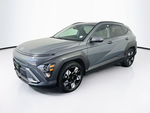 Used 2025 Hyundai Kona SEL FWD image 3
