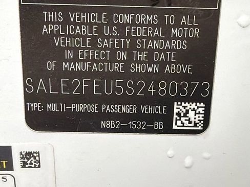 Used 2025 Land Rover Defender 130 X-Dynamic SE AWD/4WD image 34
