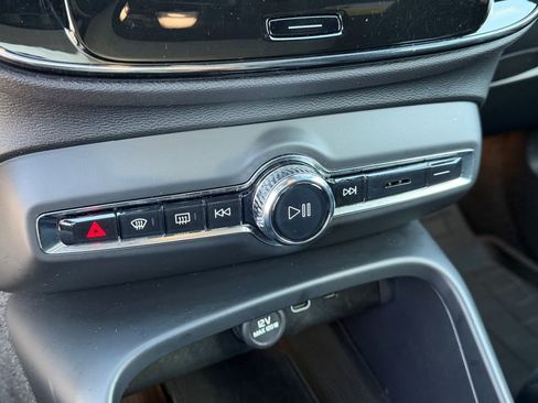Certified 2023 Volvo XC40 Recharge Ultimate w/ Protection Package Premier AWD/4WD image 36