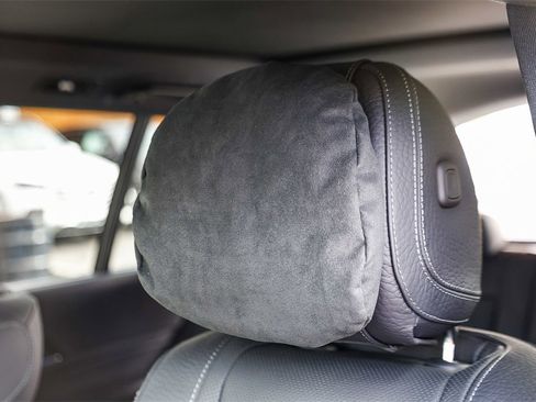 New 2026 Mercedes-Benz GLS 580 4MATIC image 26