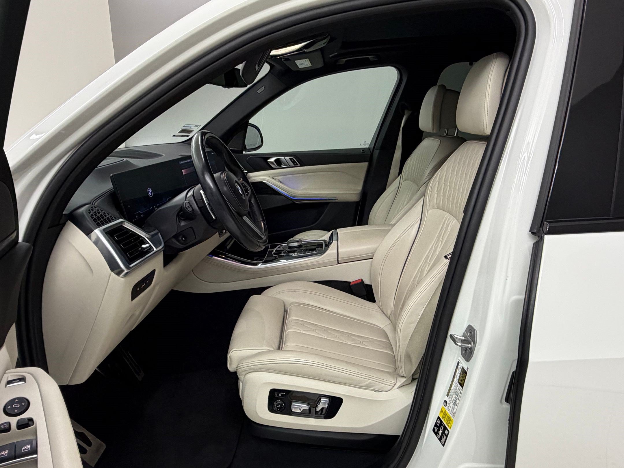 Certified 2024 BMW X5 xDrive40i w/ Executive Package AWD/4WD image 5