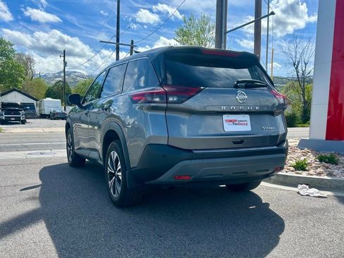 Used 2021 Nissan Rogue SV image 5
