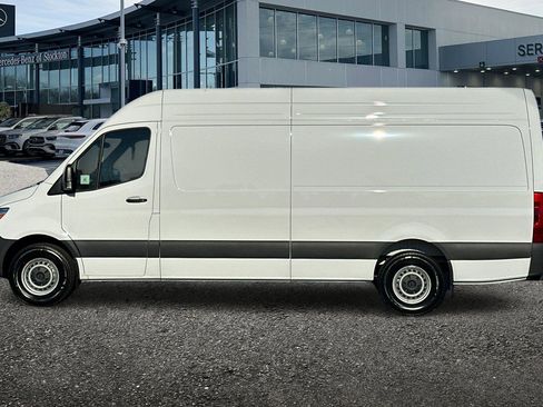 New 2025 Mercedes-Benz Sprinter 2500 image 7