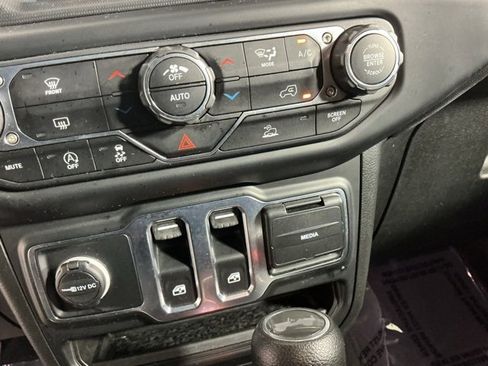 Used 2023 Jeep Wrangler Sport S image 10