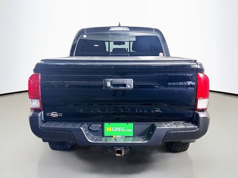 Used 2017 Toyota Tacoma TRD Off-Road w/ Tow Package (A/T) AWD/4WD image 8