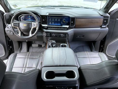Used 2023 Chevrolet Silverado 1500 High Country w/ High Country Premium Package AWD/4WD image 12
