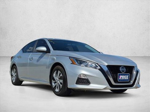 Used 2019 Nissan Altima 2.5 S FWD image 3