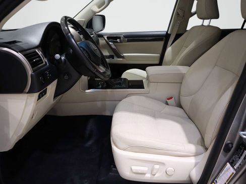Used 2020 Lexus GX 460 Premium w/ Premium Package AWD/4WD image 16