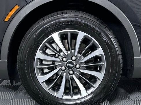 Used 2022 Lincoln Nautilus Reserve image 13