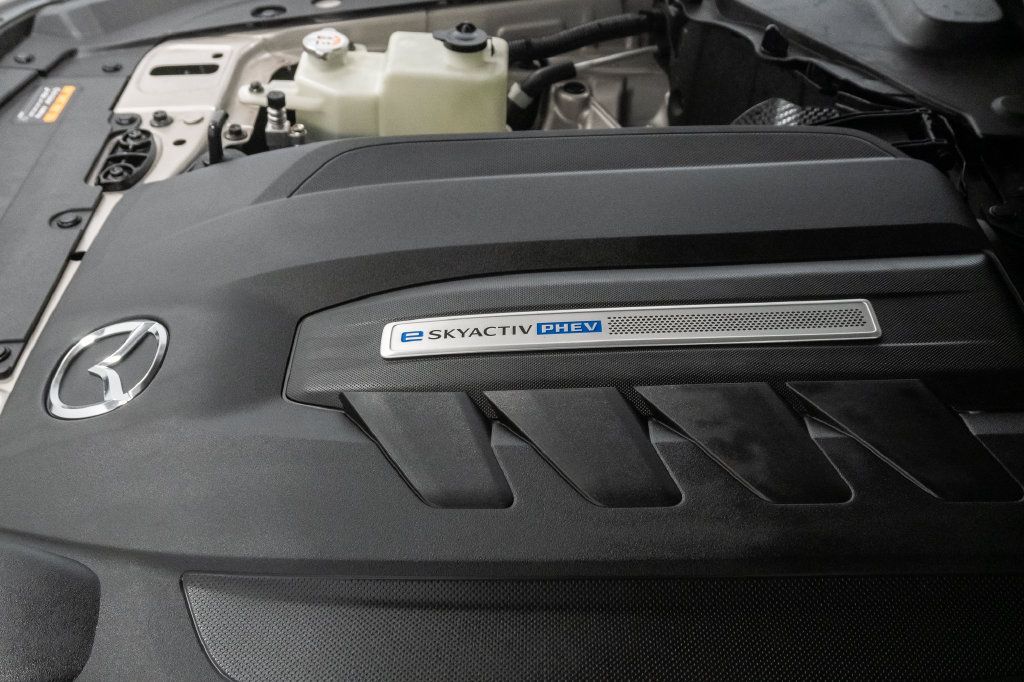 Used 2025 MAZDA CX-90 Plug-In Hybrid w/Premium Sport AWD/4WD image 4