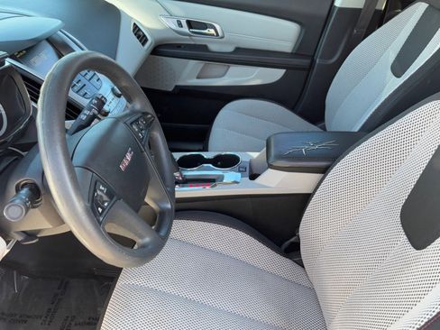 Used 2017 GMC Terrain SLE image 17