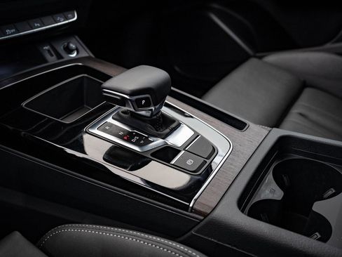 Used 2024 Audi Q5 e Premium image 38