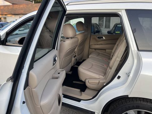 Used 2015 Nissan Pathfinder Platinum AWD/4WD image 19
