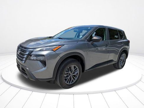 Used 2024 Nissan Rogue S FWD image 8