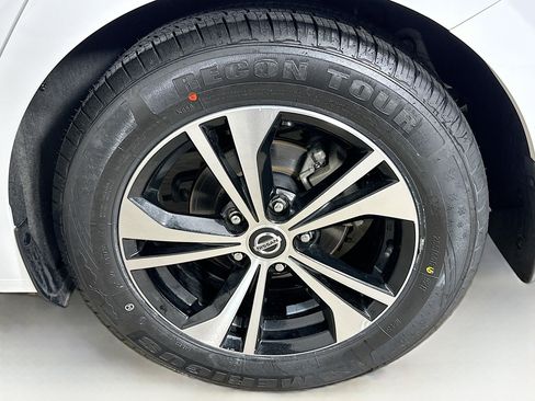 Used 2023 Nissan Sentra SV image 11