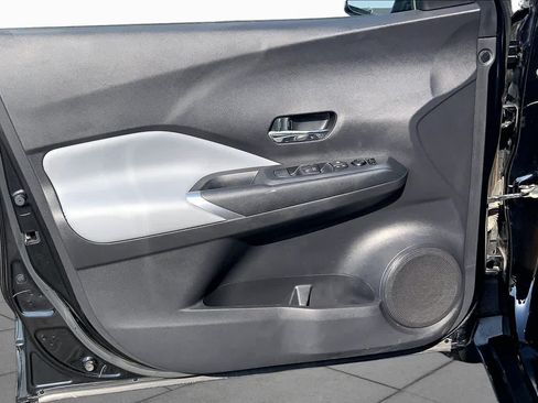 Used 2023 Nissan Kicks SR w/ SR Premium Package FWD image 22