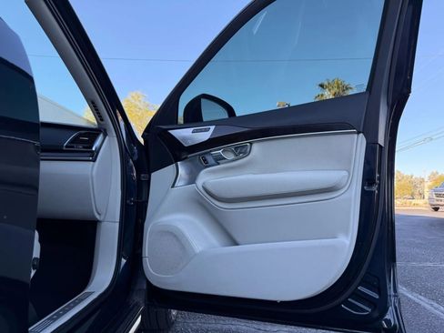 Used 2016 Volvo XC90 T6 Momentum w/ Momentum Plus Package image 34