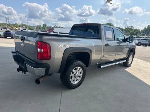 Used 2013 Chevrolet Silverado 2500 LT w/ Interior Plus Package AWD/4WD image 9