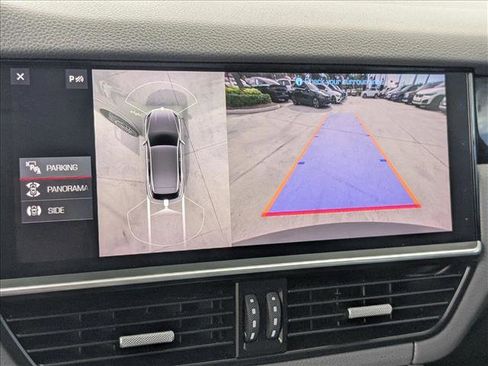 Used 2019 Porsche Cayenne E-Hybrid w/ Premium Package image 13