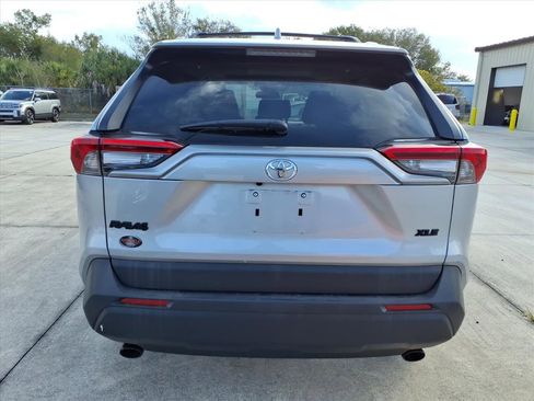 Used 2022 Toyota RAV4 XLE image 6