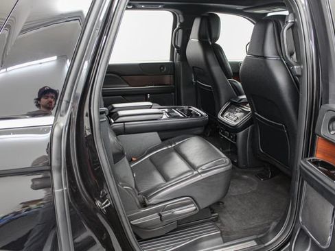 Used 2021 Lincoln Navigator L Reserve AWD/4WD image 23