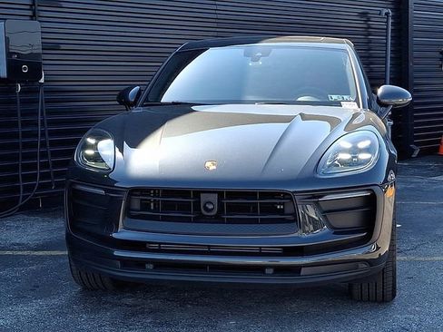 Used 2026 Porsche Macan AWD/4WD image 10
