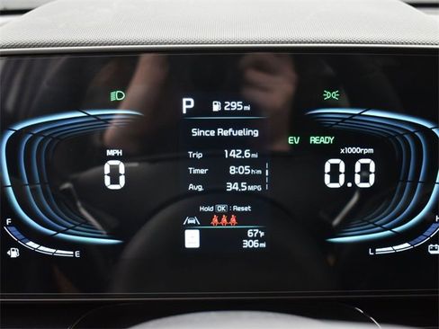 Used 2025 Kia Niro EX image 17