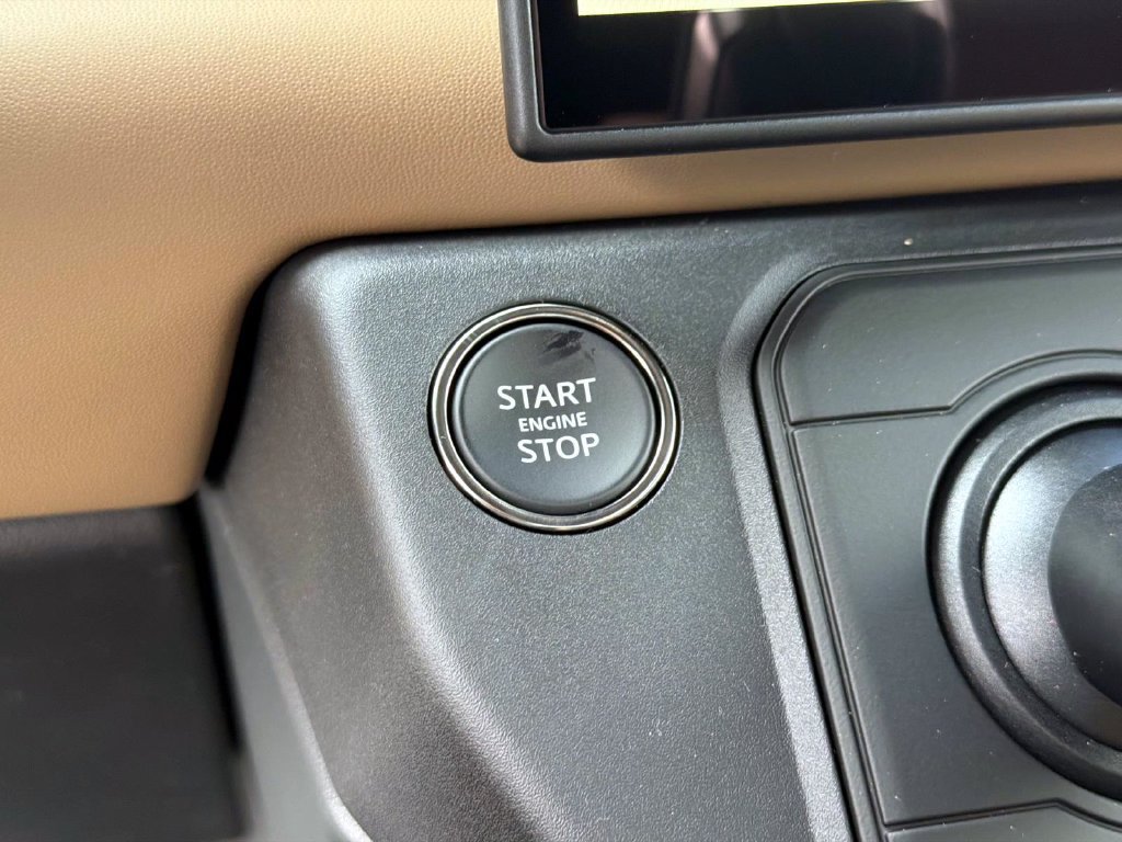 New 2026 Land Rover Defender 110 X-Dynamic SE AWD/4WD image 27