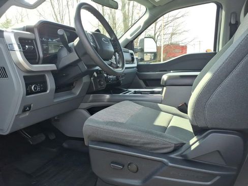 Used 2024 Ford F250 XLT w/ FX4 Off-Road Package image 13