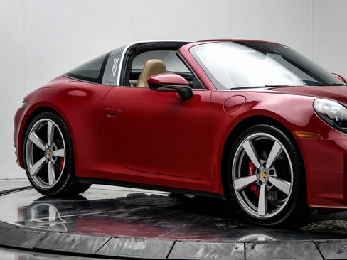 Used 2021 Porsche 911 Targa 4S Heritage Design image 31