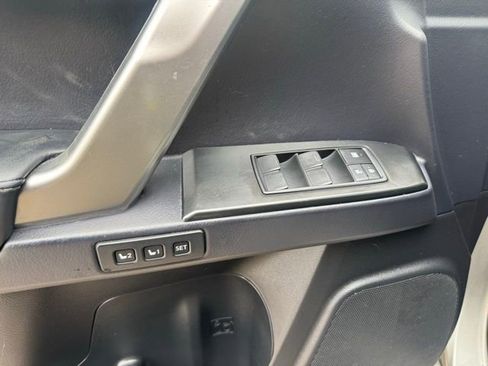 Used 2023 Lexus GX 460 Premium w/ Accessory Package AWD/4WD image 23