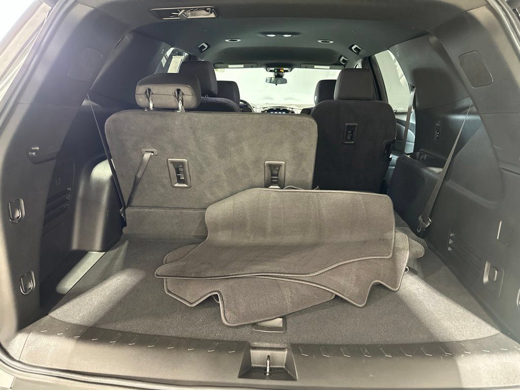 Certified 2023 Chevrolet Traverse LT AWD/4WD image 16