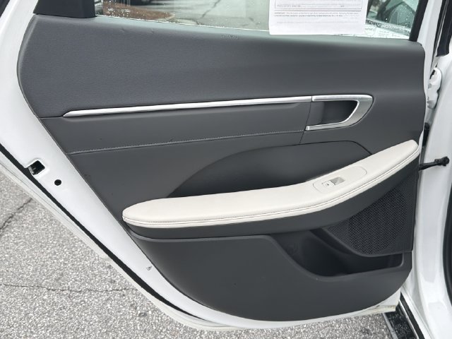 Certified 2022 Hyundai Sonata Limited w/ Preferred Accessory Package FWD image 24