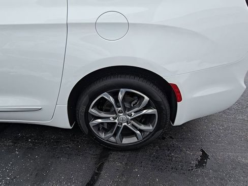 New 2026 Chrysler Pacifica Pinnacle w/ Trailer Tow Group image 12