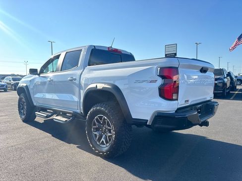 Used 2026 Chevrolet Colorado ZR2 w/ Technology Package AWD/4WD image 4