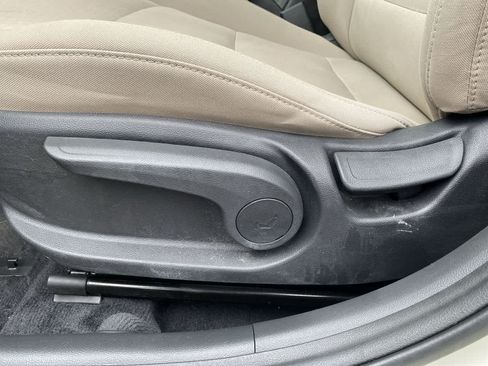 Used 2018 Hyundai Elantra Value Edition FWD image 15